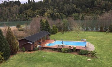 Excelente casa a orilla Rio Valdivia