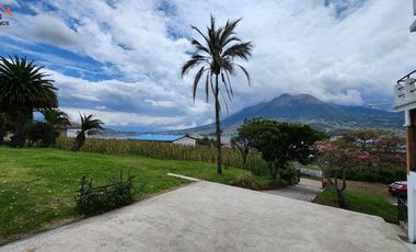 Casa de venta en Otavalo sector San Rafael de la Laguna, 4738 m2