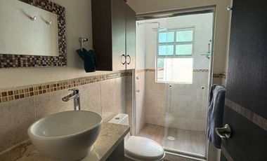 VENTA DE BONITA CASA REMODELADA EN LAS ALAMEDAS CON EXCELENTE UBICACIÓN