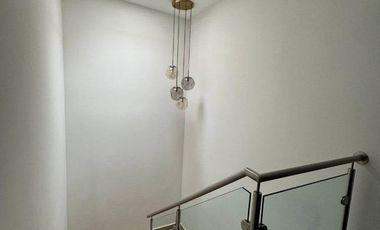 VENTA DE BONITA CASA REMODELADA EN LAS ALAMEDAS CON EXCELENTE UBICACIÓN