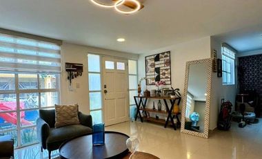 VENTA DE BONITA CASA REMODELADA EN LAS ALAMEDAS CON EXCELENTE UBICACIÓN