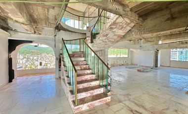 PH de 2 Pisos con Frente de Playa, en La Bahia de Acapulco