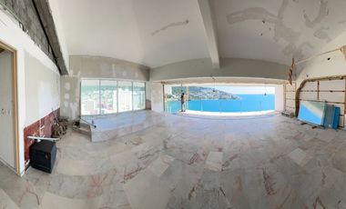 PH de 2 Pisos con Frente de Playa, en La Bahia de Acapulco