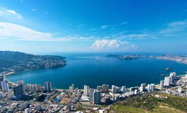 PH de 2 Pisos con Frente de Playa, en La Bahia de Acapulco