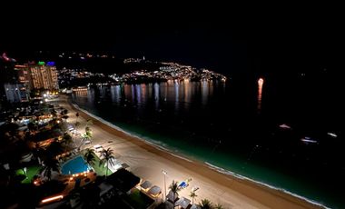 PH de 2 Pisos con Frente de Playa, en La Bahia de Acapulco