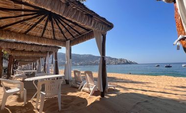 PH de 2 Pisos con Frente de Playa, en La Bahia de Acapulco