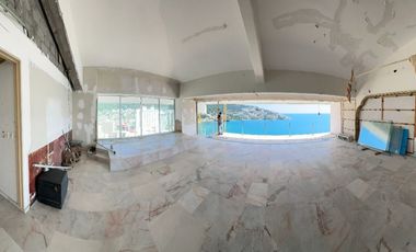 PH de 2 Pisos con Frente de Playa, en La Bahia de Acapulco