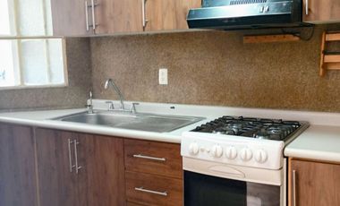 Departamento en planta baja, a unos metros de centro comercial y vías de comunicación