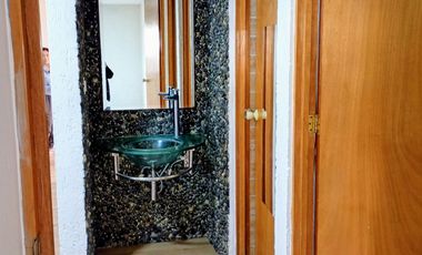 Departamento en planta baja, a unos metros de centro comercial y vías de comunicación