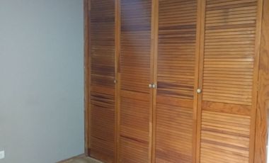 Departamento en planta baja, a unos metros de centro comercial y vías de comunicación