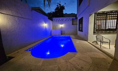 Renta de casa amueblada con alberca y paneles solares en Contry