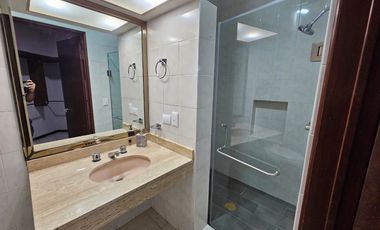 Renta de casa amueblada con alberca y paneles solares en Contry