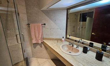 Renta de casa amueblada con alberca y paneles solares en Contry