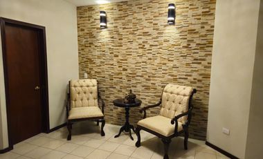 Renta de casa amueblada con alberca y paneles solares en Contry