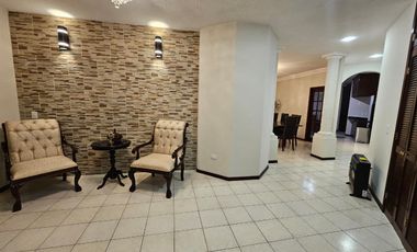 Renta de casa amueblada con alberca y paneles solares en Contry