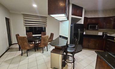 Renta de casa amueblada con alberca y paneles solares en Contry