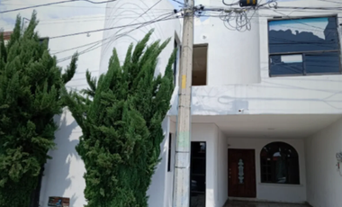 OPORTUNIDAD, CASA EN VENTA COL. ISSSTE PACHUCA HIDALGO