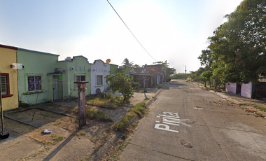 CASITA EN ZONA VERDE de ADJUDICACION en !REMATE ¡ Pirita 206, Santa Fe, 96535 Fraccionamiento Cdad. Olmeca, Ver.