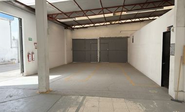 Bodega 3,600 m2 en Ciudad de Puebla. Céntrica y con acceso a autopista