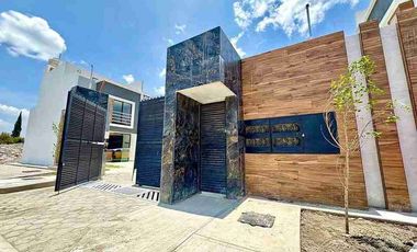 CASA EN VENTA CON EXELENTE UBICACIÓN Y RECAMARA EN PLANTA BAJA