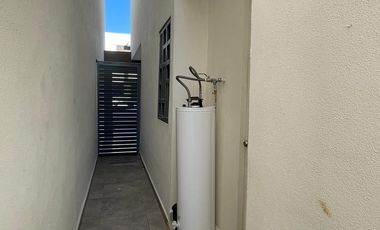 CASA EN RENTA EN COL. PUERTA JARDIN, APODACA,