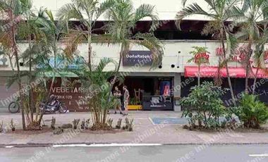 Local centro, el palo