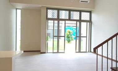 Townhouse For Sale in Binan Laguna (una apartment)-MC