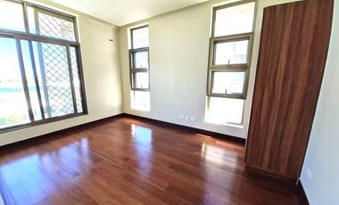 Townhouse For Sale in Binan Laguna (una apartment)-MC