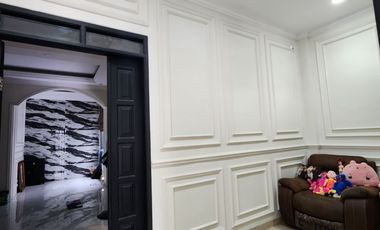 Dijual Rumah 3 Lantai ada kolam renang di Antapani Bandung