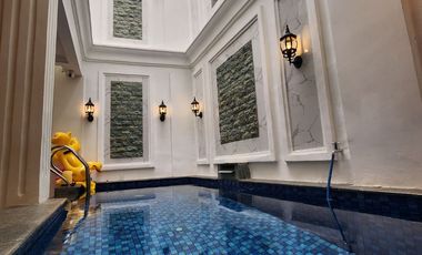Dijual Rumah 3 Lantai ada kolam renang di Antapani Bandung