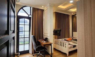 Dijual Rumah 3 Lantai ada kolam renang di Antapani Bandung