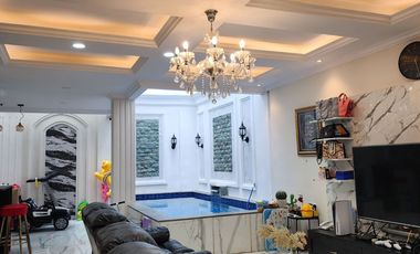 Dijual Rumah 3 Lantai ada kolam renang di Antapani Bandung