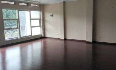 Dijual Rumah di Nusa Hijau Cimahi, Sangat Mewah Ada Kolam Renangnya