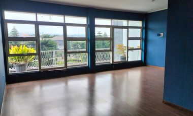 Dijual Rumah di Nusa Hijau Cimahi, Sangat Mewah Ada Kolam Renangnya