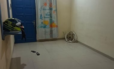 Disewa Rumah 1,5 Lantai 3 Kamar Tidur Siap Huni Ada Kasur dan AC Bebas Banjir Citra Garden 3 Kalideres Jakarta Barat