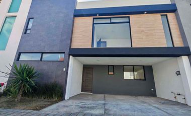 Casa en Venta en San Pedro Cholula, Fracc. Real Paso de Cortés, 4 Rec.