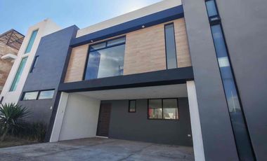 Casa en Venta en San Pedro Cholula, Fracc. Real Paso de Cortés, 4 Rec.