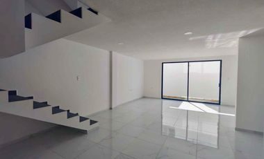 Casa en Venta en San Pedro Cholula, Fracc. Real Paso de Cortés, 4 Rec.