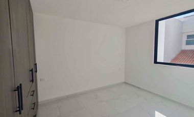Casa en Venta en San Pedro Cholula, Fracc. Real Paso de Cortés, 4 Rec.