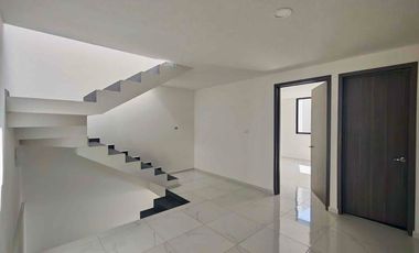 Casa en Venta en San Pedro Cholula, Fracc. Real Paso de Cortés, 4 Rec.