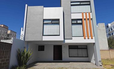 Casa en Venta, Fracc. La Mezza, San Andrés Cholula, cerca de la UDLAP.