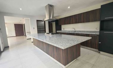 Casa en Venta, Fracc. La Mezza, San Andrés Cholula, cerca de la UDLAP.