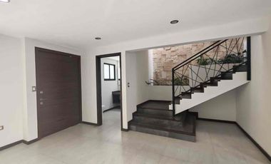 Casa en Venta, Fracc. La Mezza, San Andrés Cholula, cerca de la UDLAP.