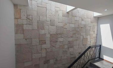 Casa en Venta, Fracc. La Mezza, San Andrés Cholula, cerca de la UDLAP.
