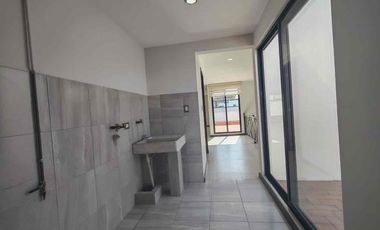 Casa en Venta, Fracc. La Mezza, San Andrés Cholula, cerca de la UDLAP.