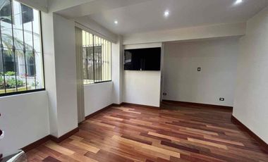 Departamento Venta,  Surco  muy bien. distribuido y bien ubicado .