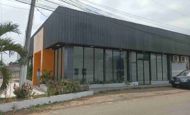 ALQUILO LOCAL COMERCIAL ESQUINERO