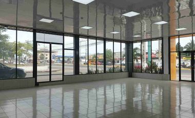 ALQUILO LOCAL COMERCIAL ESQUINERO