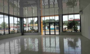 ALQUILO LOCAL COMERCIAL ESQUINERO