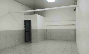 ALQUILO LOCAL COMERCIAL ESQUINERO